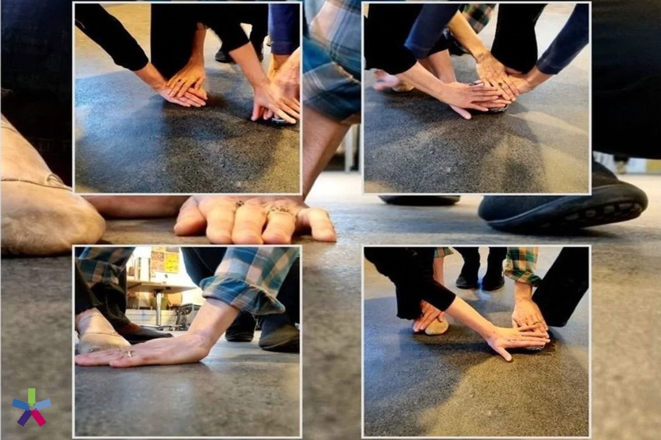 vier Fotos von Händen auf dem Boden