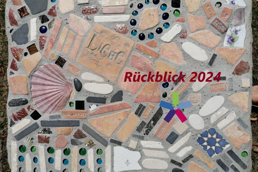 buntes Mosaik aus Scherben - Copyright: Ev. Frauenwerk