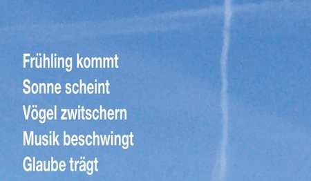 Blauer Himmel mit Text