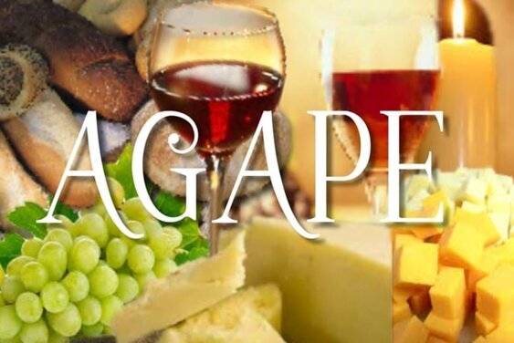 Trauben, Käse und Weingläser - Copyright: Silke Meyer