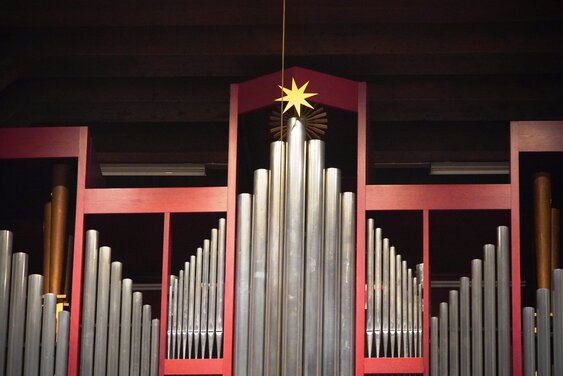 Orgel mit Zimbelstern - Copyright: Constanze Oldendorf