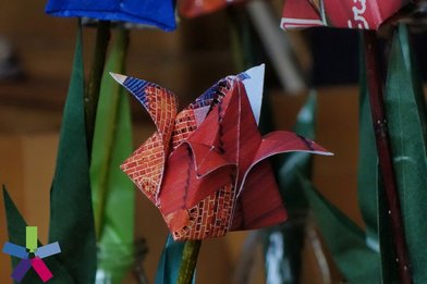 Origami Blüte - Copyright: Roswitha Slemeyer